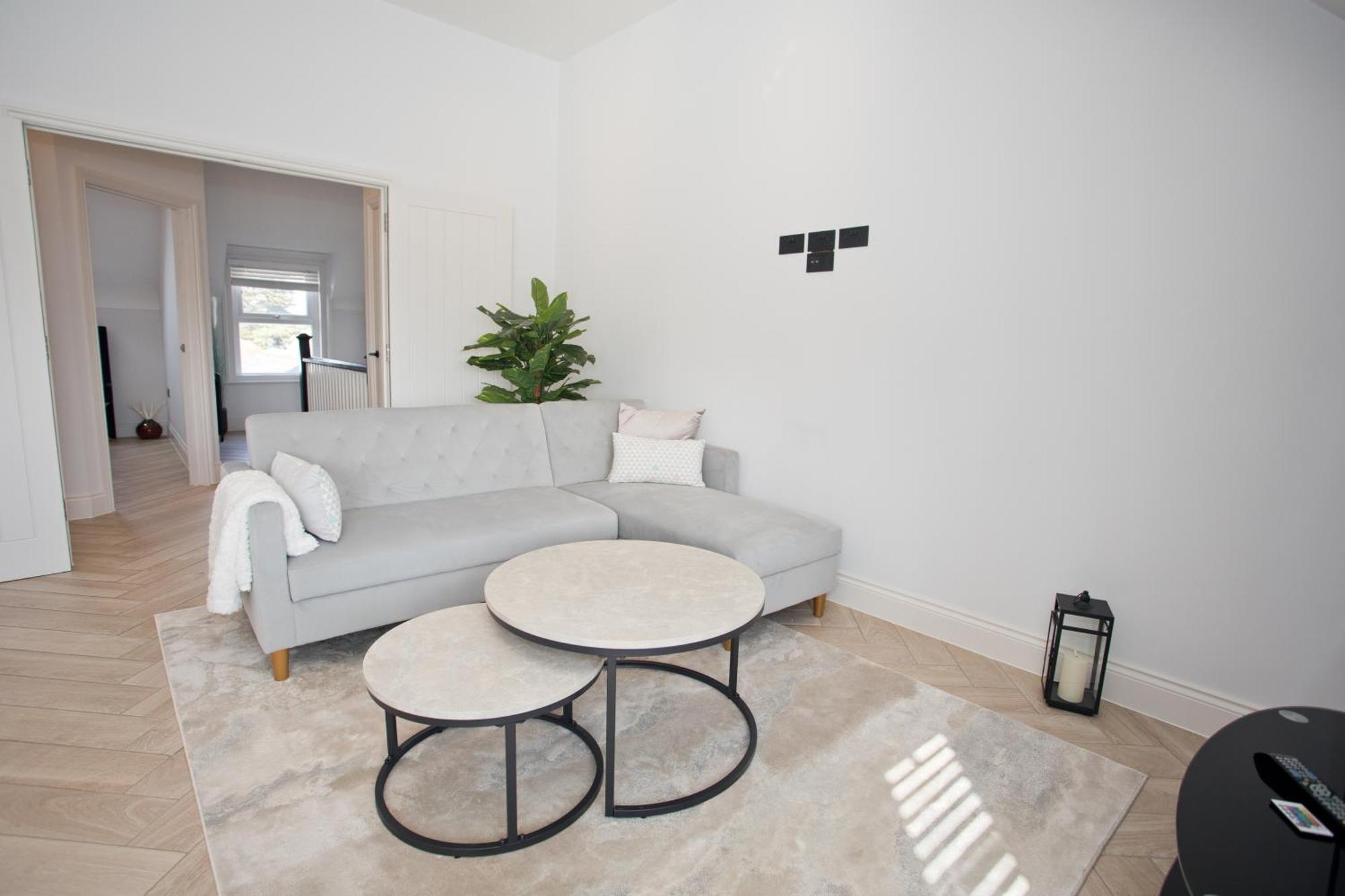 Ultra Stylish Apt Set In An Affluent Location Poole Exterior foto
