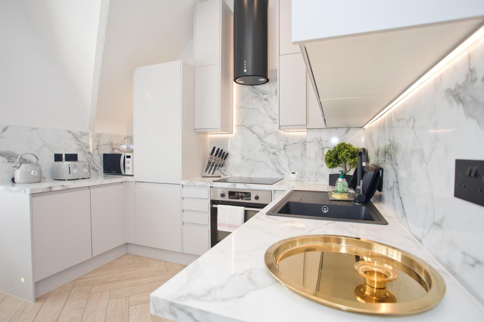 Ultra Stylish Apt Set In An Affluent Location Poole Exterior foto